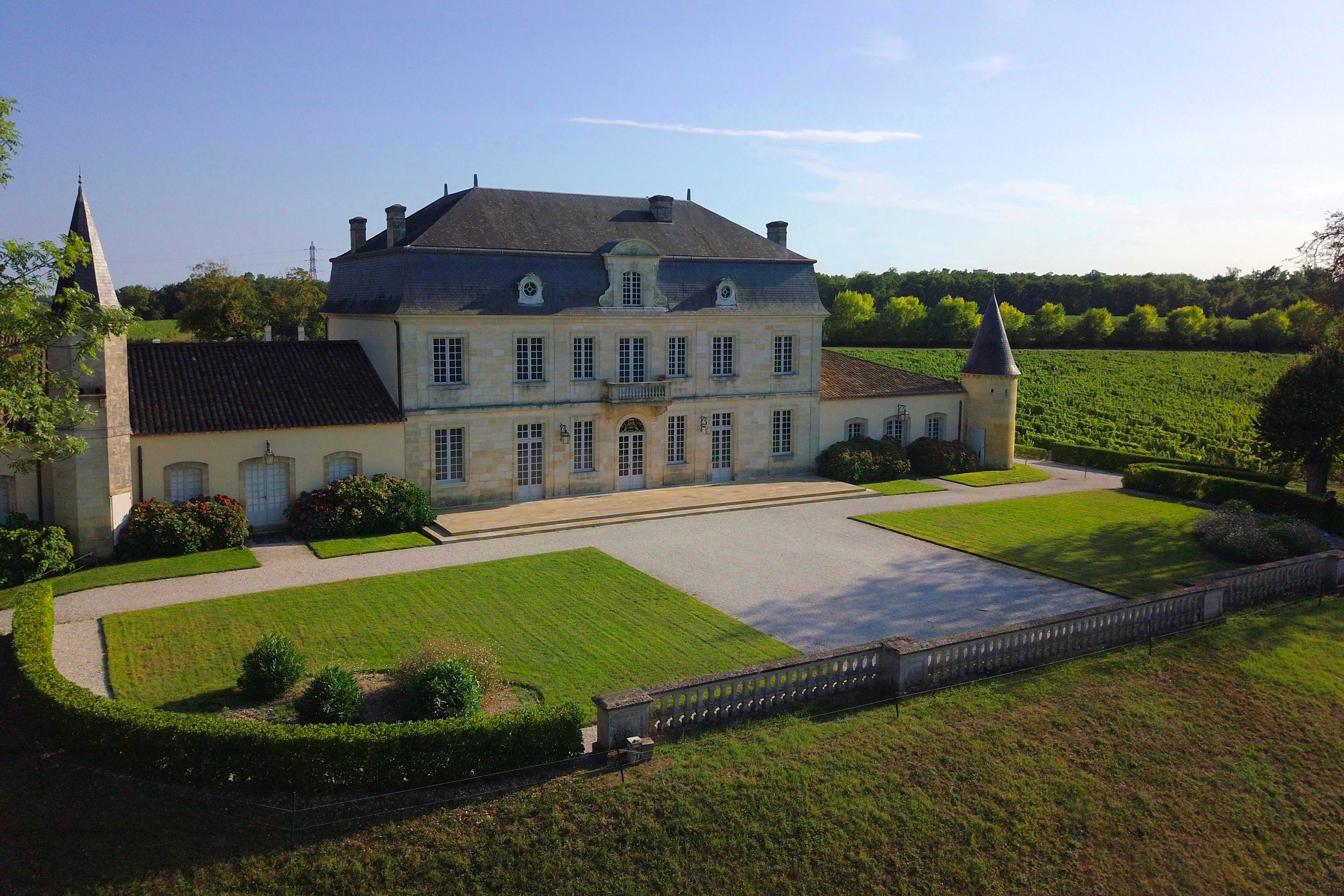 Château Couhins-Lurton and its vineyard